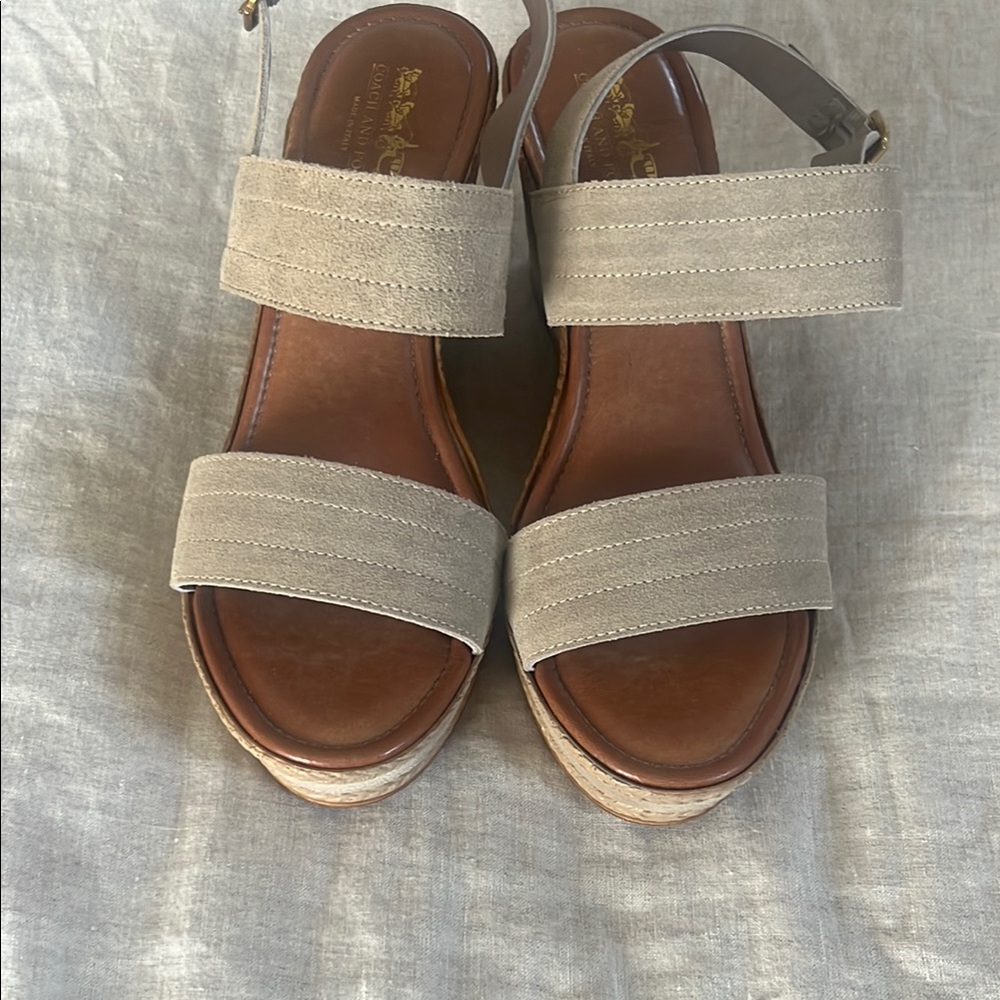 Coach and Four Leuca wedge sandal taupe Sandals with Two-Strap Design
